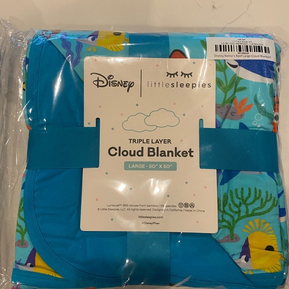 Little Sleepies Disney Nemo’s Reef Cloud blanket - Picture 1 of 4